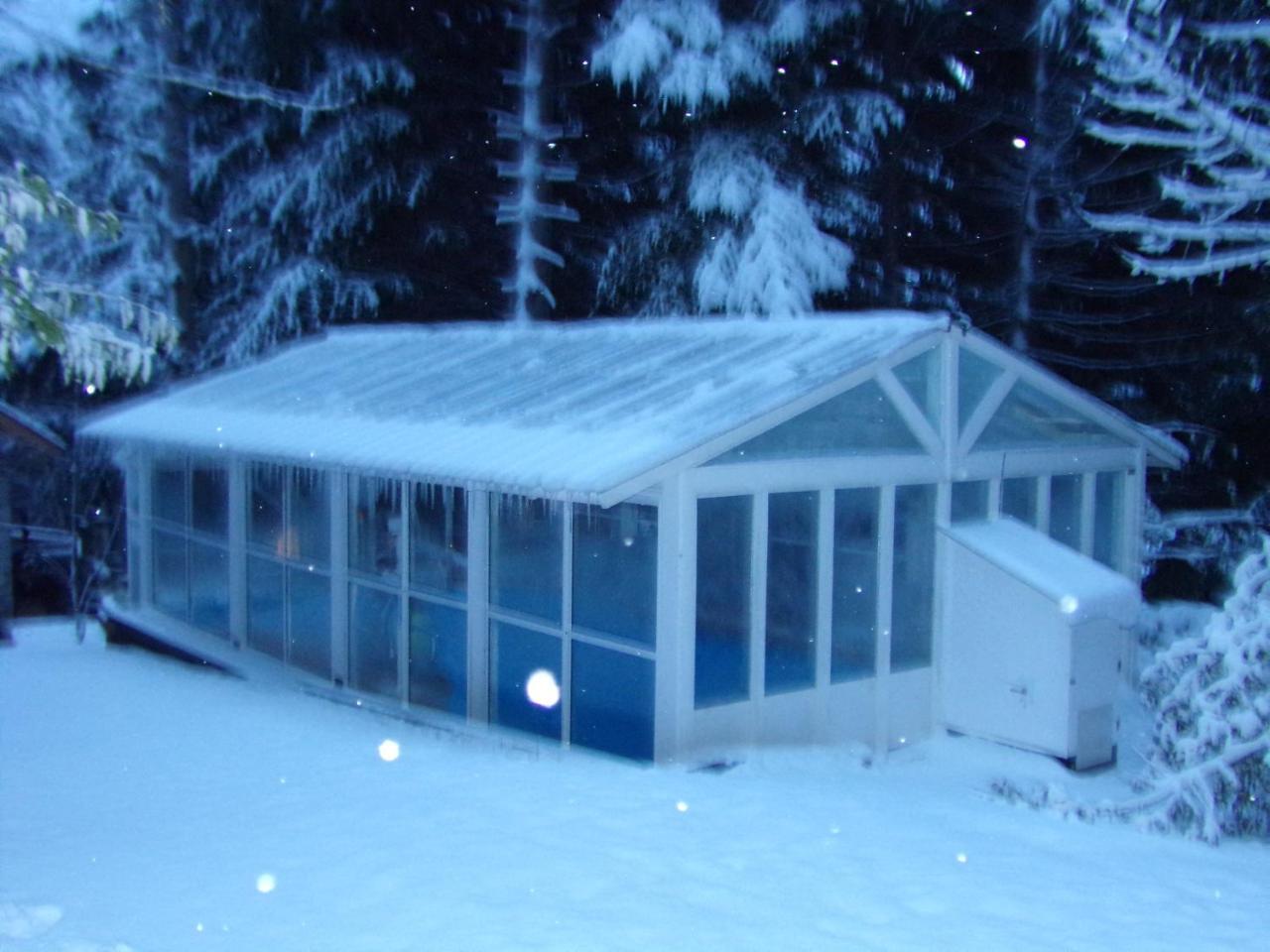 Отель Cabanas Le Pommier Вилья-ла-Ангостура Экстерьер фото